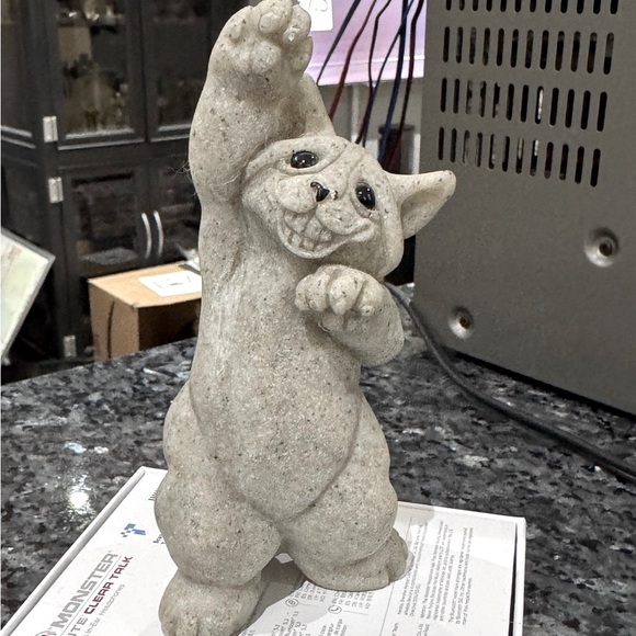 🐾 Second Nature Design - Quarry Critters Sandstone Caz Figure 🐾 - Picture 3 of 14